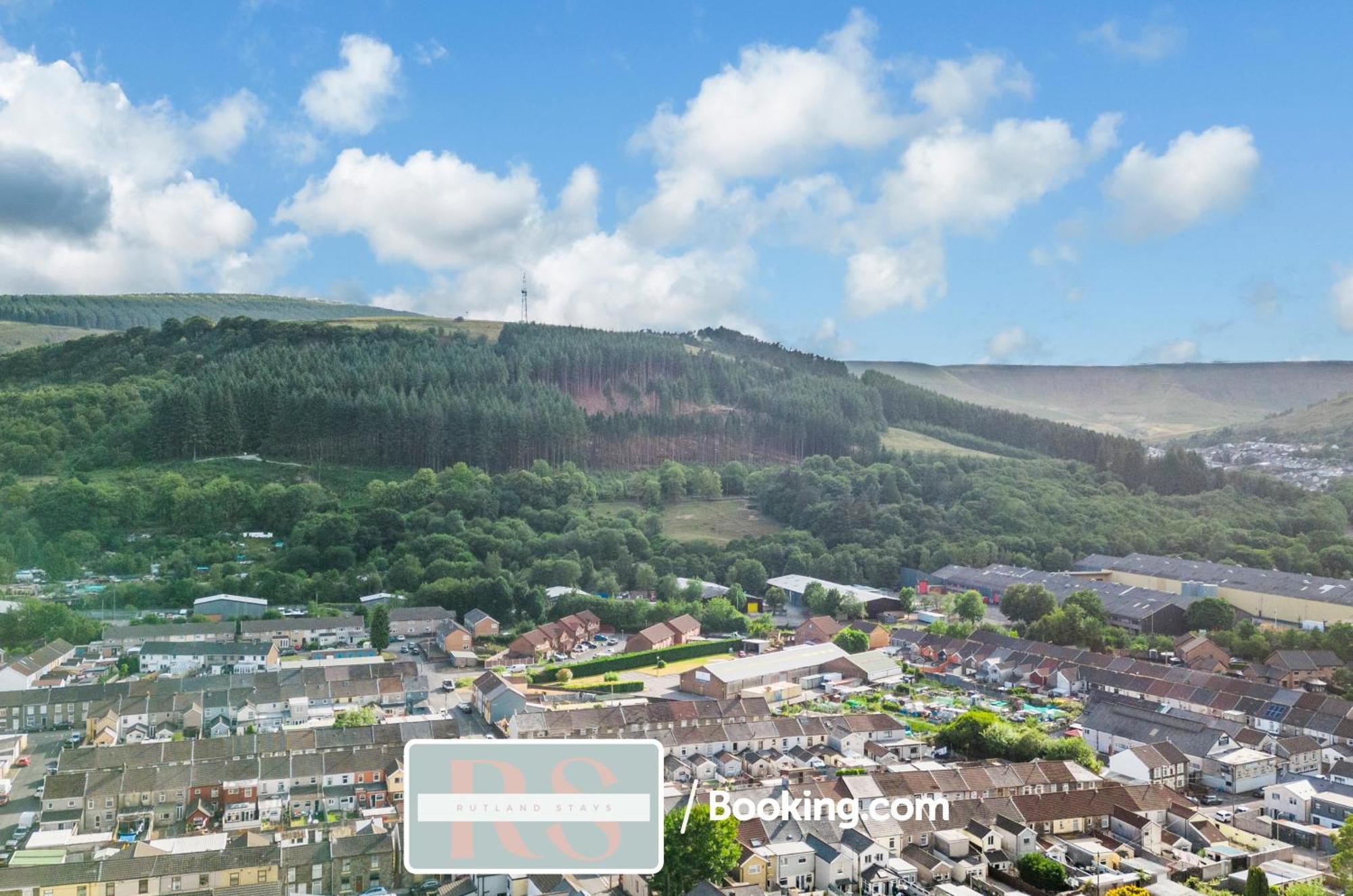 Contractors Accommodation South Wales By Rutland Stays Short Lets & Serviced Accommodation Pentre Treorky エクステリア 写真