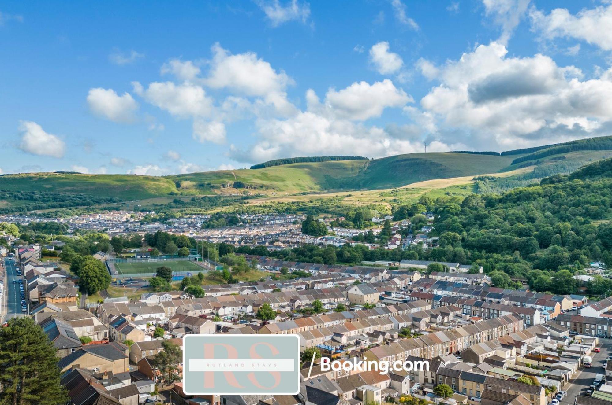 Contractors Accommodation South Wales By Rutland Stays Short Lets & Serviced Accommodation Pentre Treorky エクステリア 写真